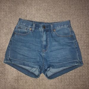 MOM SHORTS